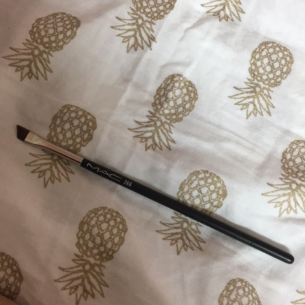 Brand new never used angle Mac brush
